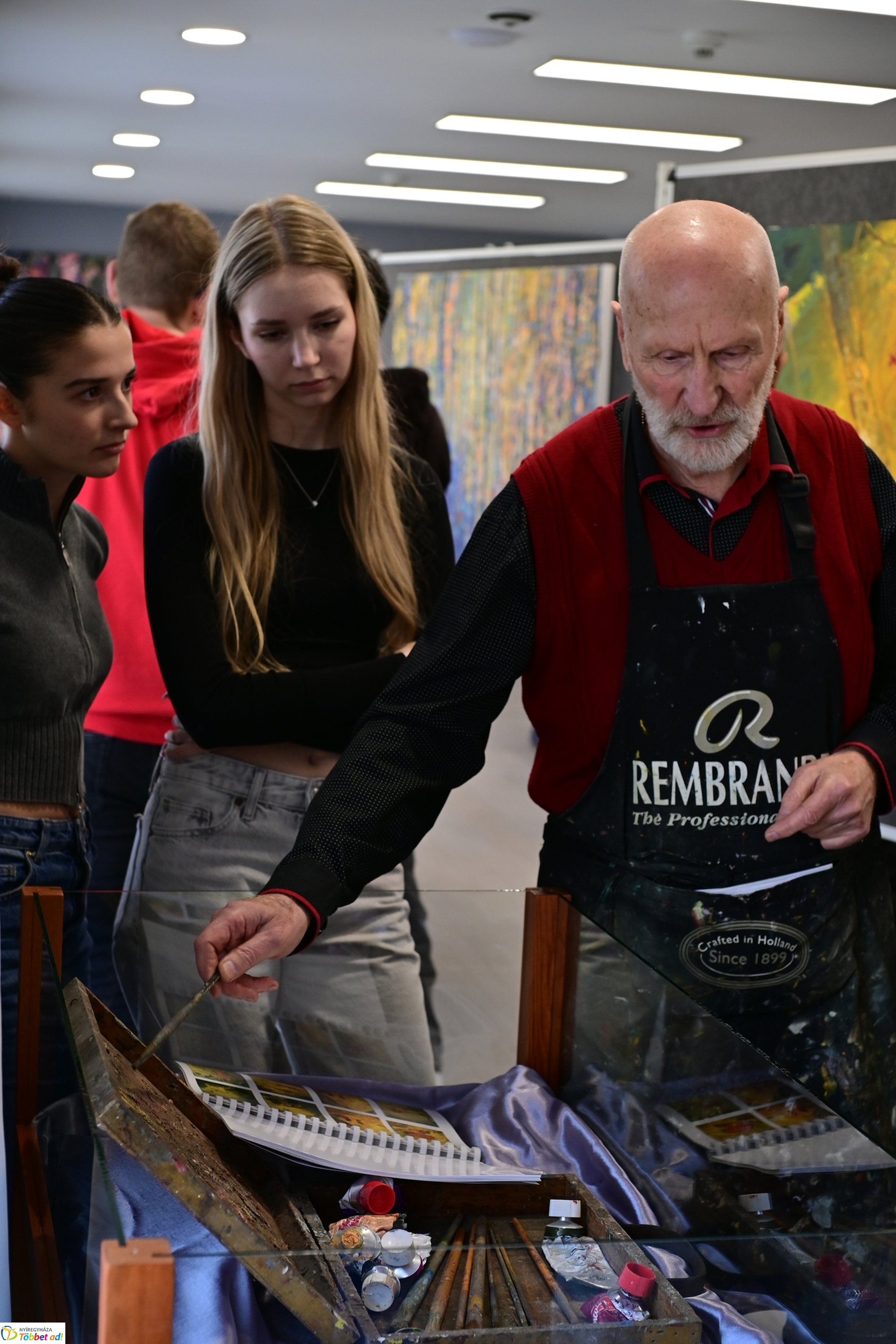Madarassy György Tamás festőművész kiállítása a Kállay Házban