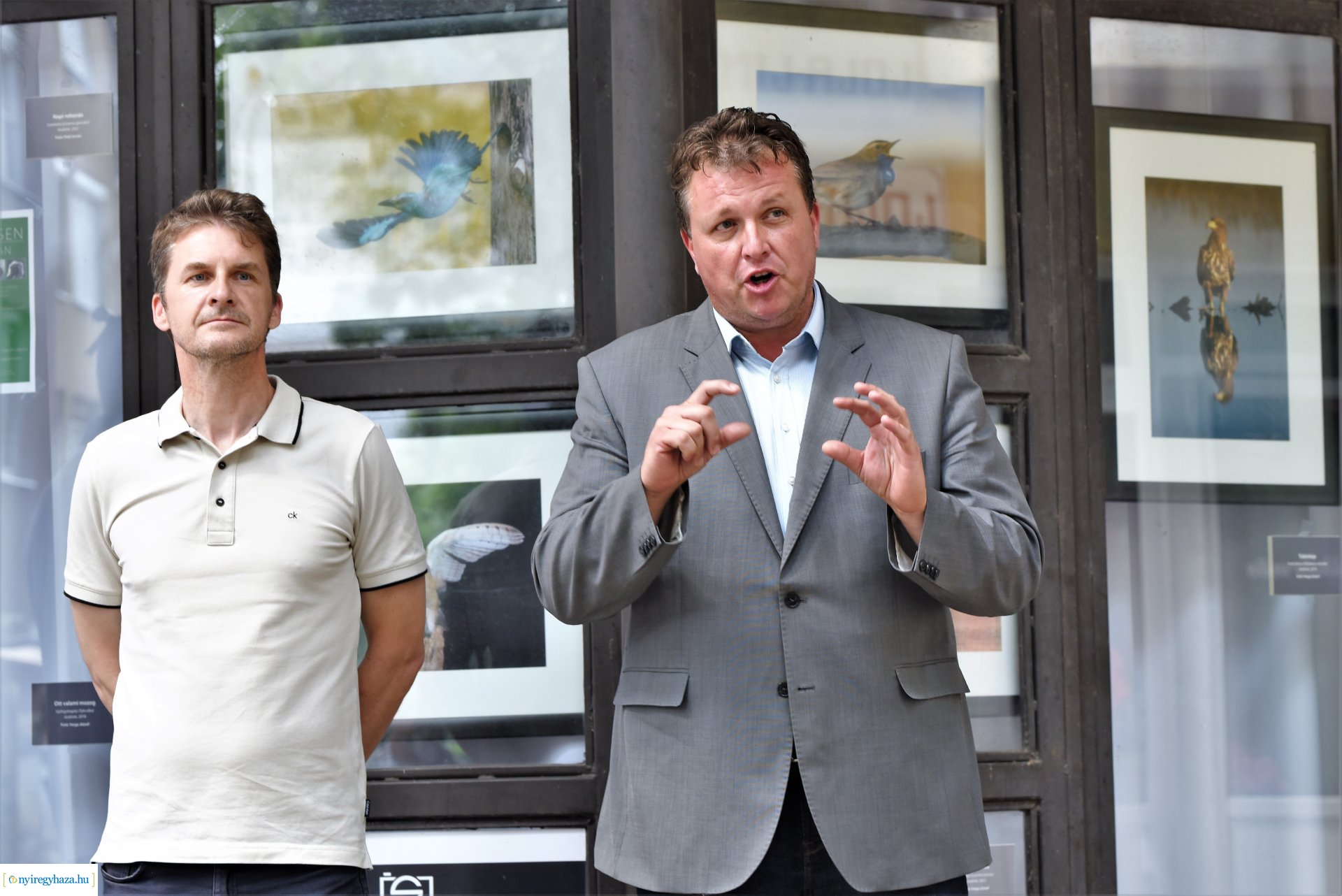 Madárlesen a Jászságban - kiállításmegnyitó a Nyírfa téri galérában