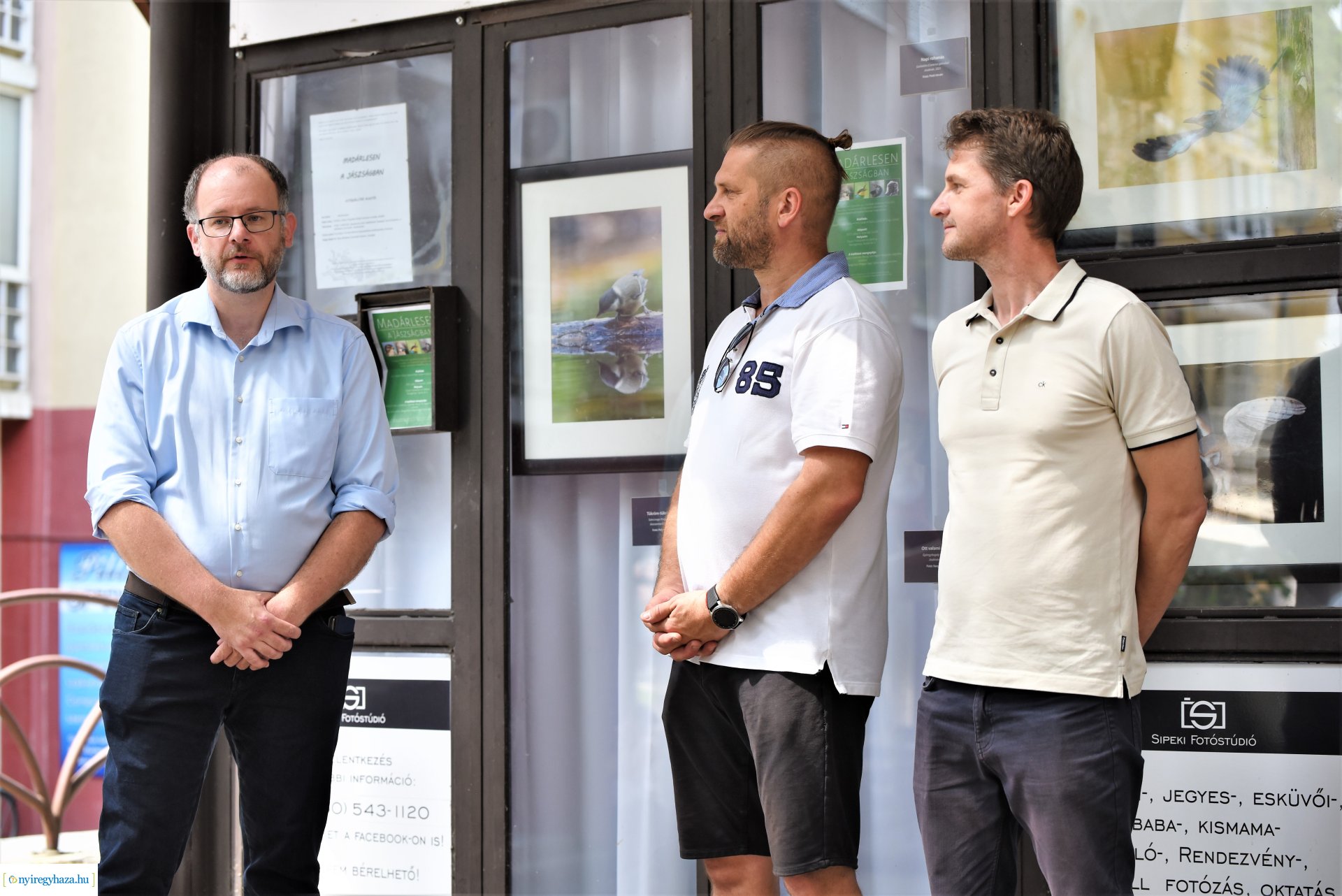 Madárlesen a Jászságban - kiállításmegnyitó a Nyírfa téri galérában