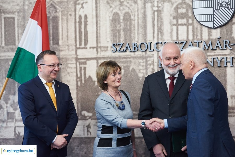 Magyar Arany Érdemkereszt kitüntetést kapott Dr Tormássi Géza