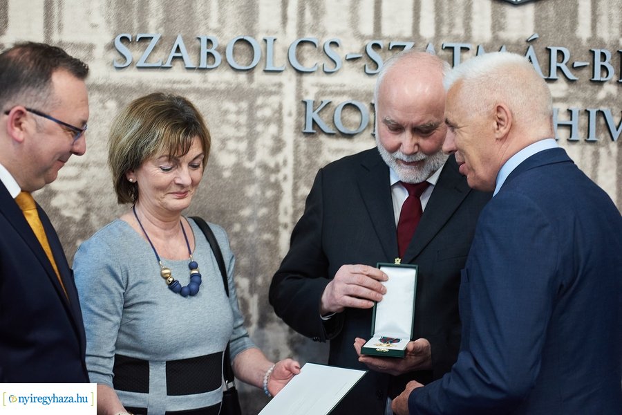 Magyar Arany Érdemkereszt kitüntetést kapott Dr Tormássi Géza