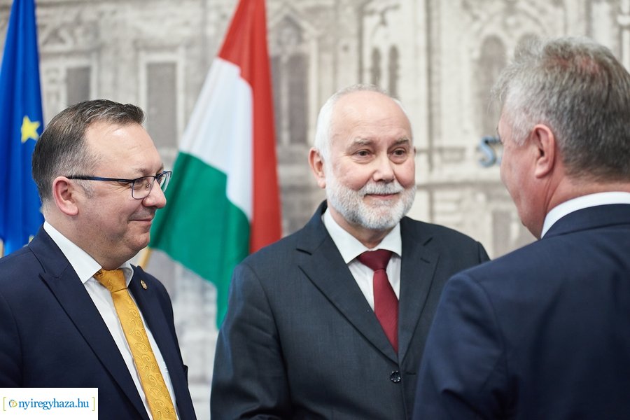 Magyar Arany Érdemkereszt kitüntetést kapott Dr Tormássi Géza