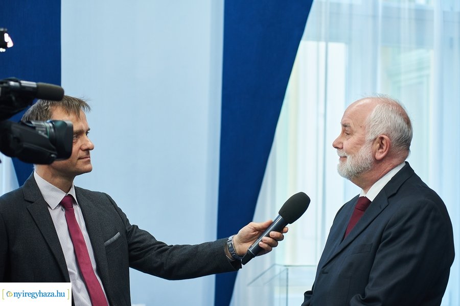 Magyar Arany Érdemkereszt kitüntetést kapott Dr Tormássi Géza