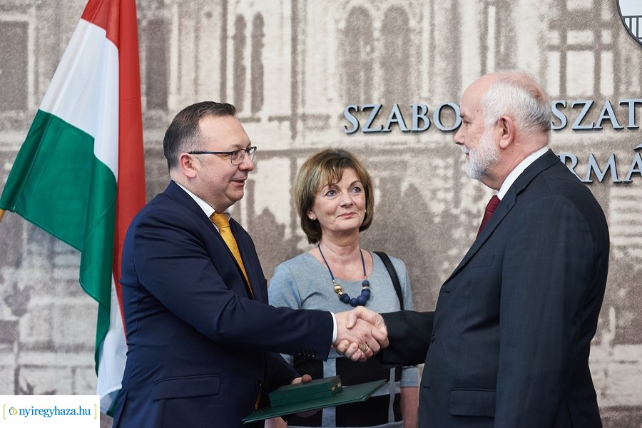 Magyar Arany Érdemkereszt kitüntetést kapott Dr Tormássi Géza