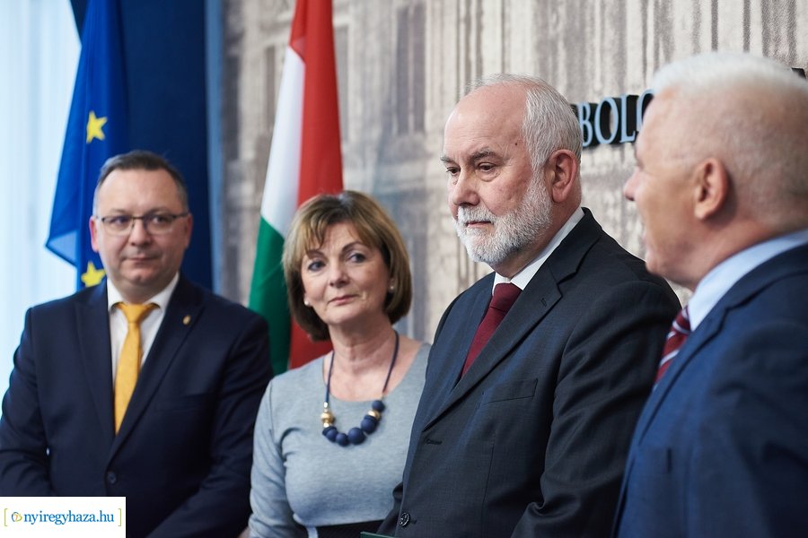 Magyar Arany Érdemkereszt kitüntetést kapott Dr Tormássi Géza