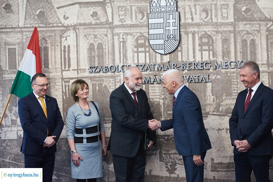 Magyar Arany Érdemkereszt kitüntetést kapott Dr Tormássi Géza