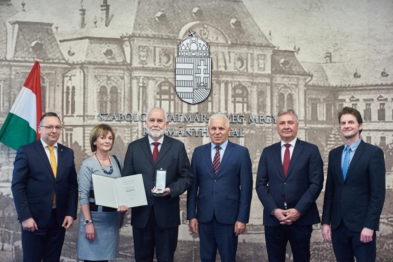 Magyar Arany Érdemkereszt kitüntetést kapott Dr Tormássi Géza