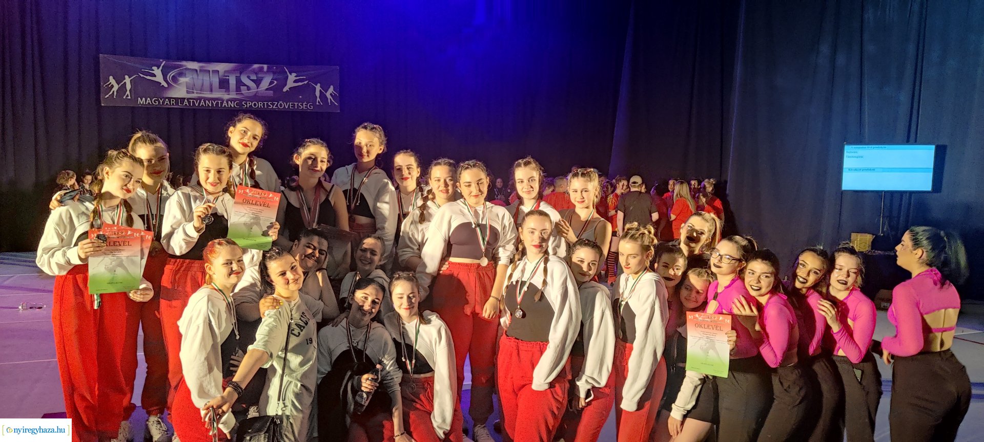 Magyar bajnokok a Street Dance School lányai 