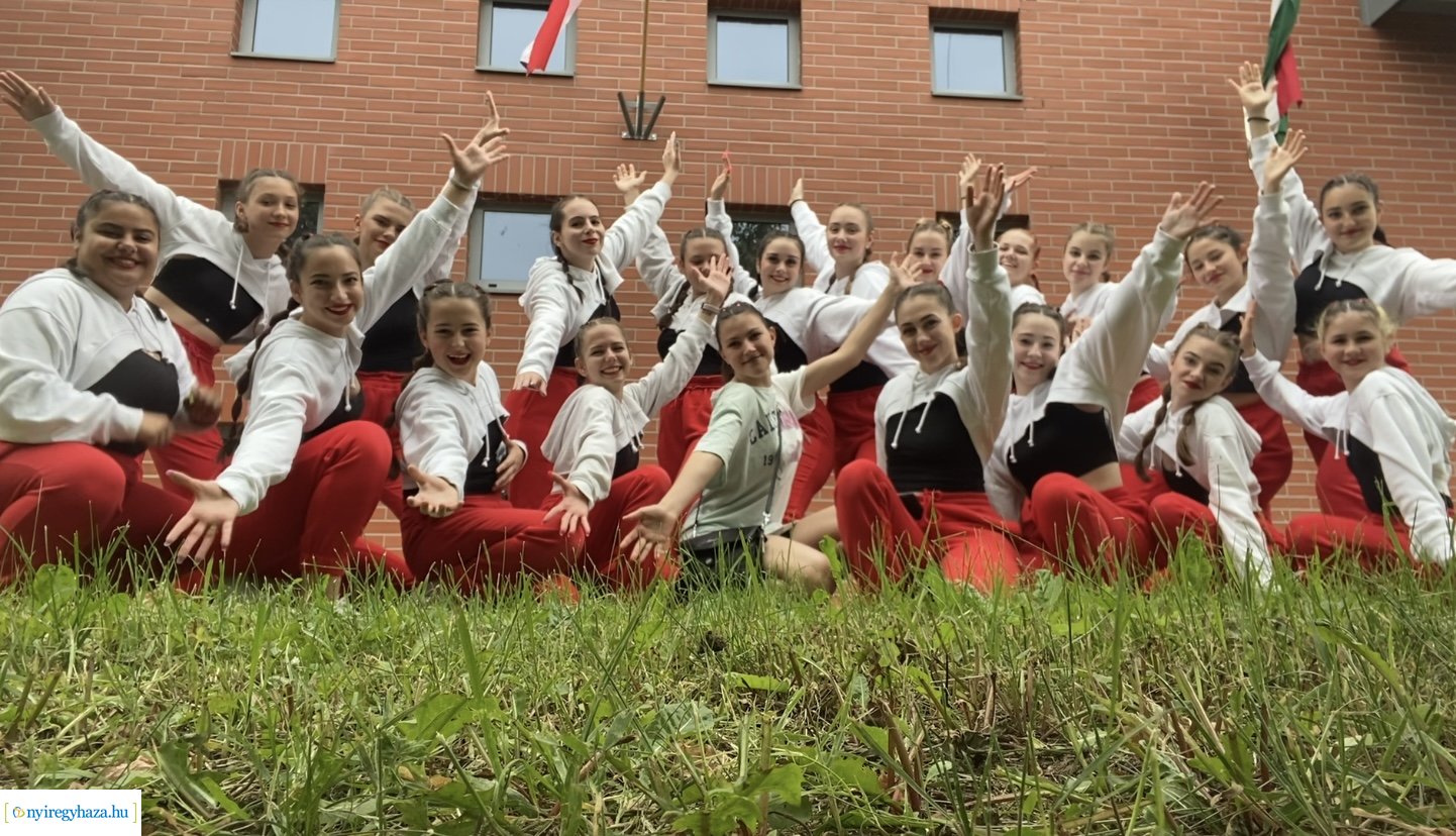 Magyar bajnokok a Street Dance School lányai 