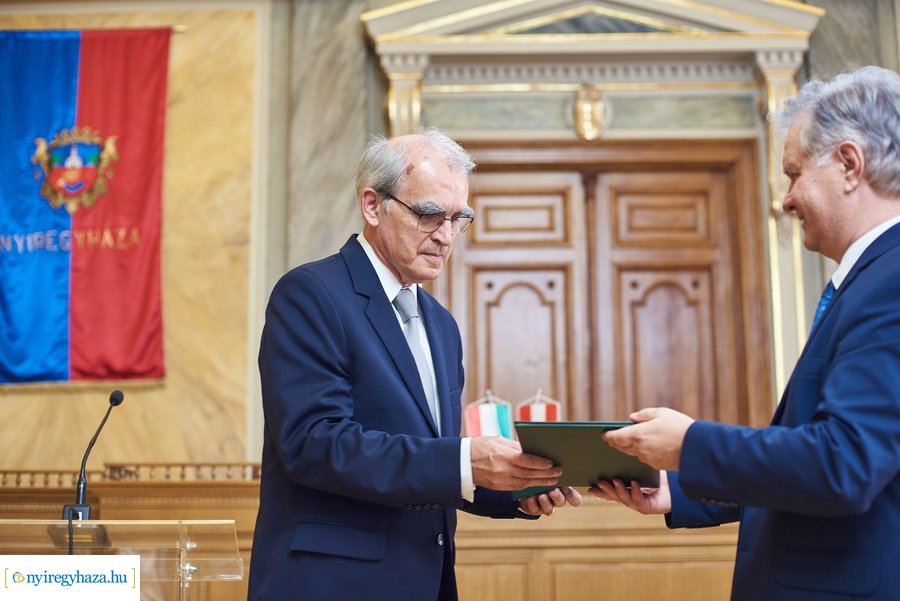 Magyar Érdemrend Lovagkereszt kitüntetés átadó a Városházán