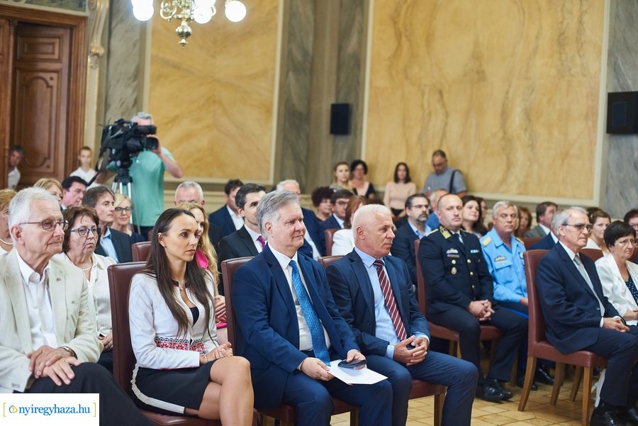 Magyar Érdemrend Lovagkereszt kitüntetés átadó a Városházán