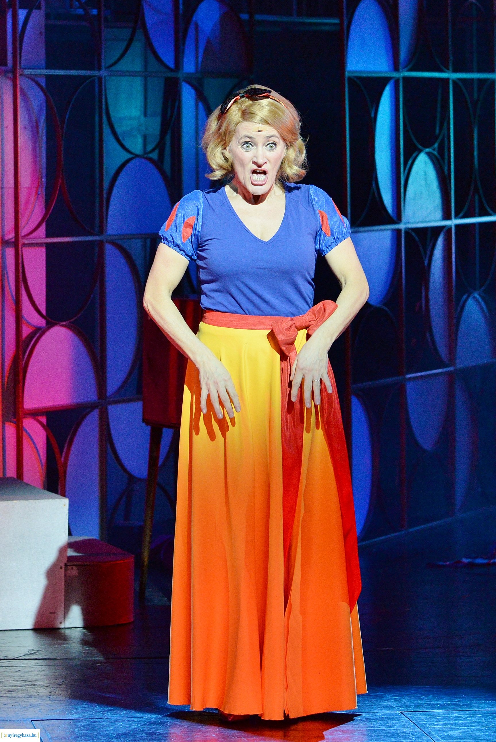 Magyarországi ősbemutató - 9-től 5-ig 