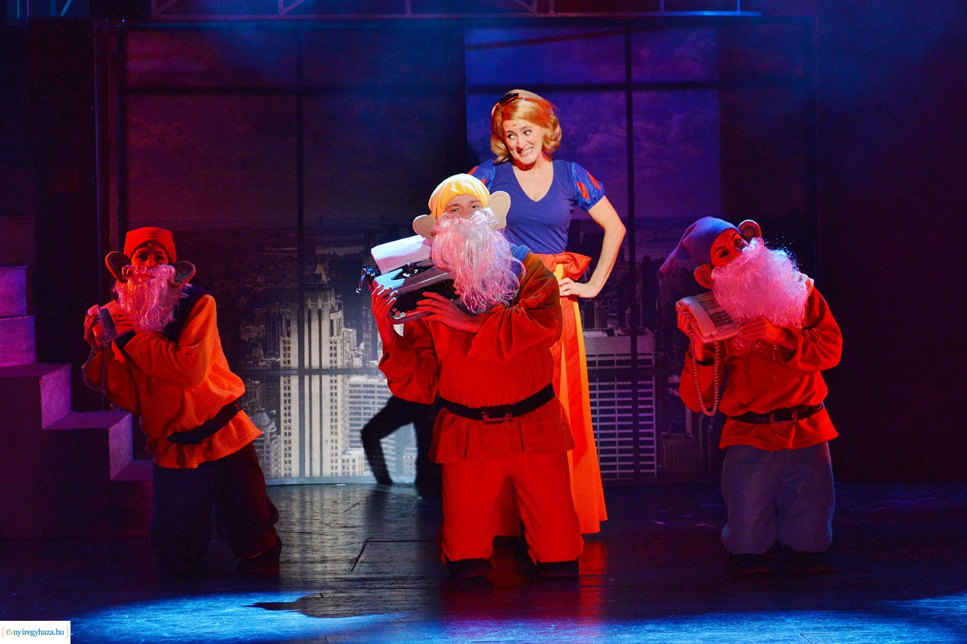 Magyarországi ősbemutató - 9-től 5-ig 