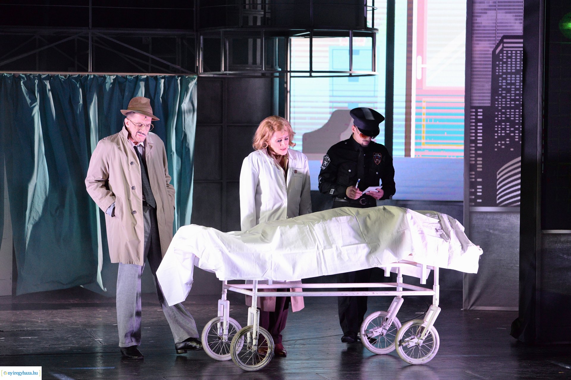 Magyarországi ősbemutató - 9-től 5-ig 