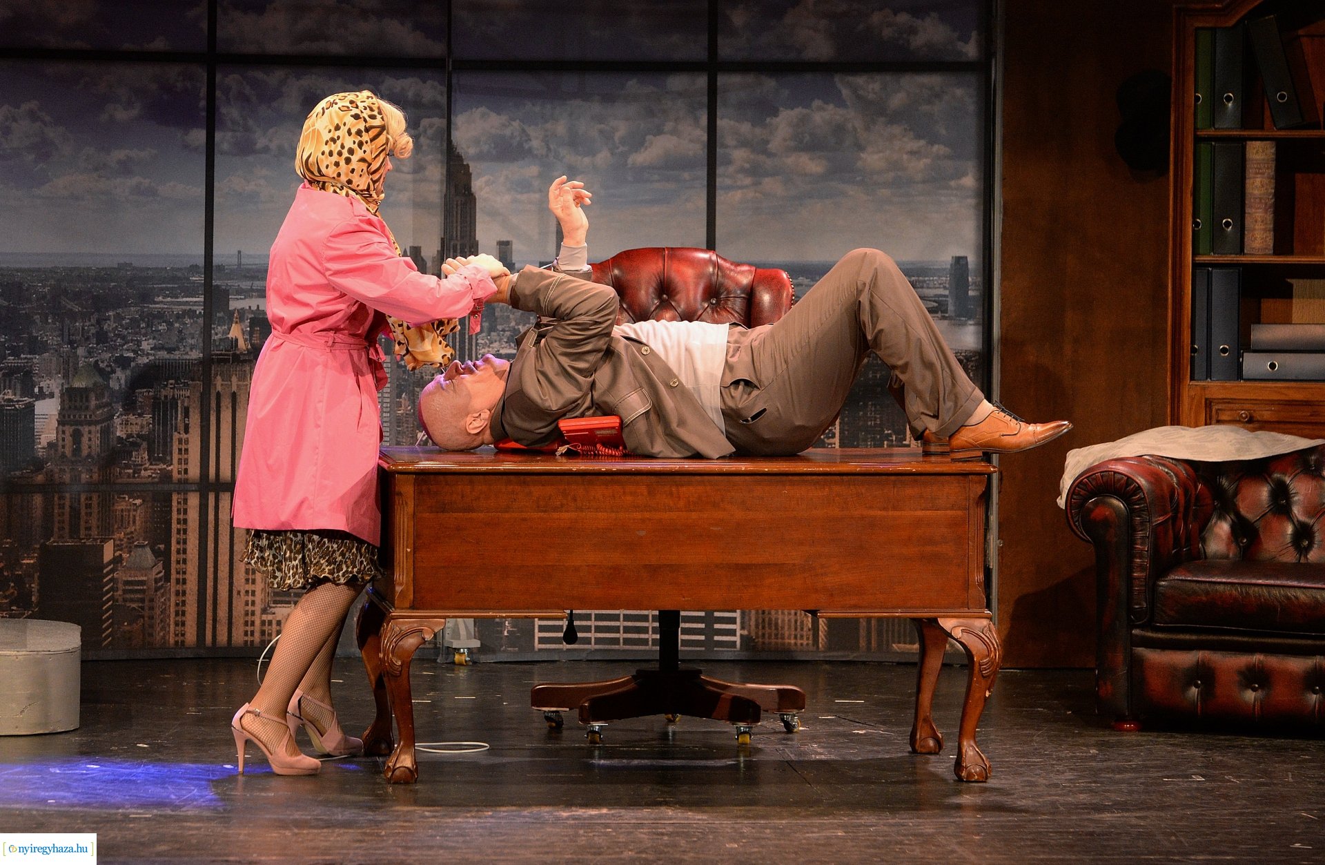 Magyarországi ősbemutató - 9-től 5-ig 