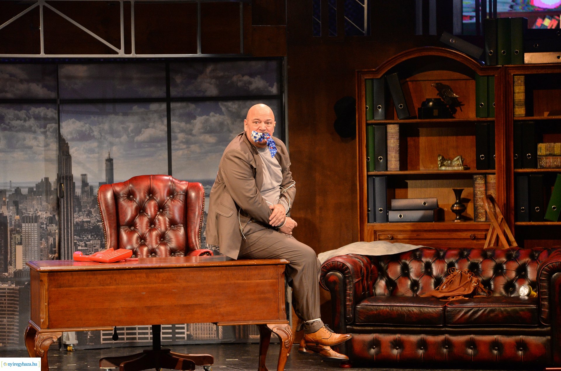 Magyarországi ősbemutató - 9-től 5-ig 