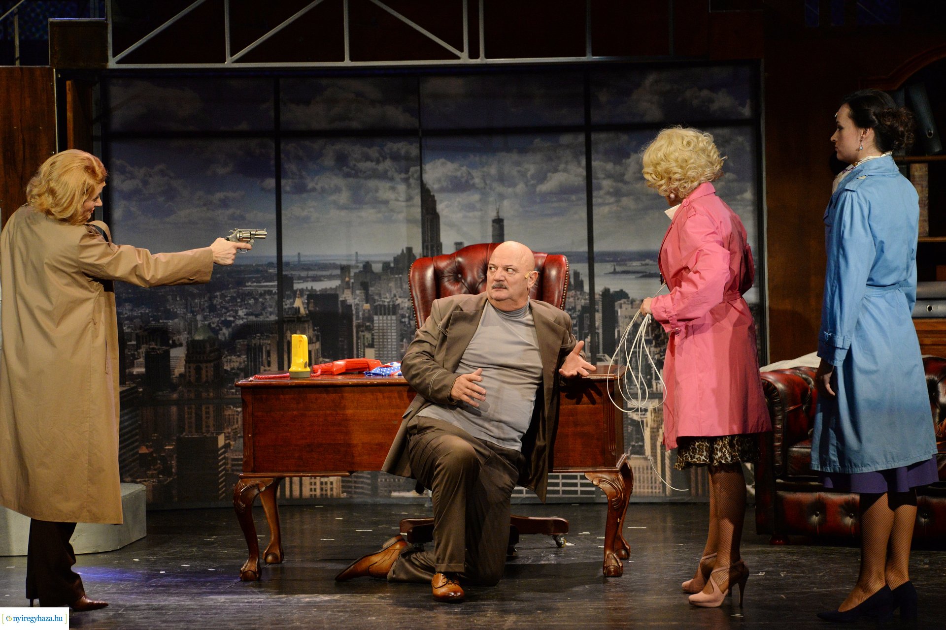 Magyarországi ősbemutató - 9-től 5-ig 