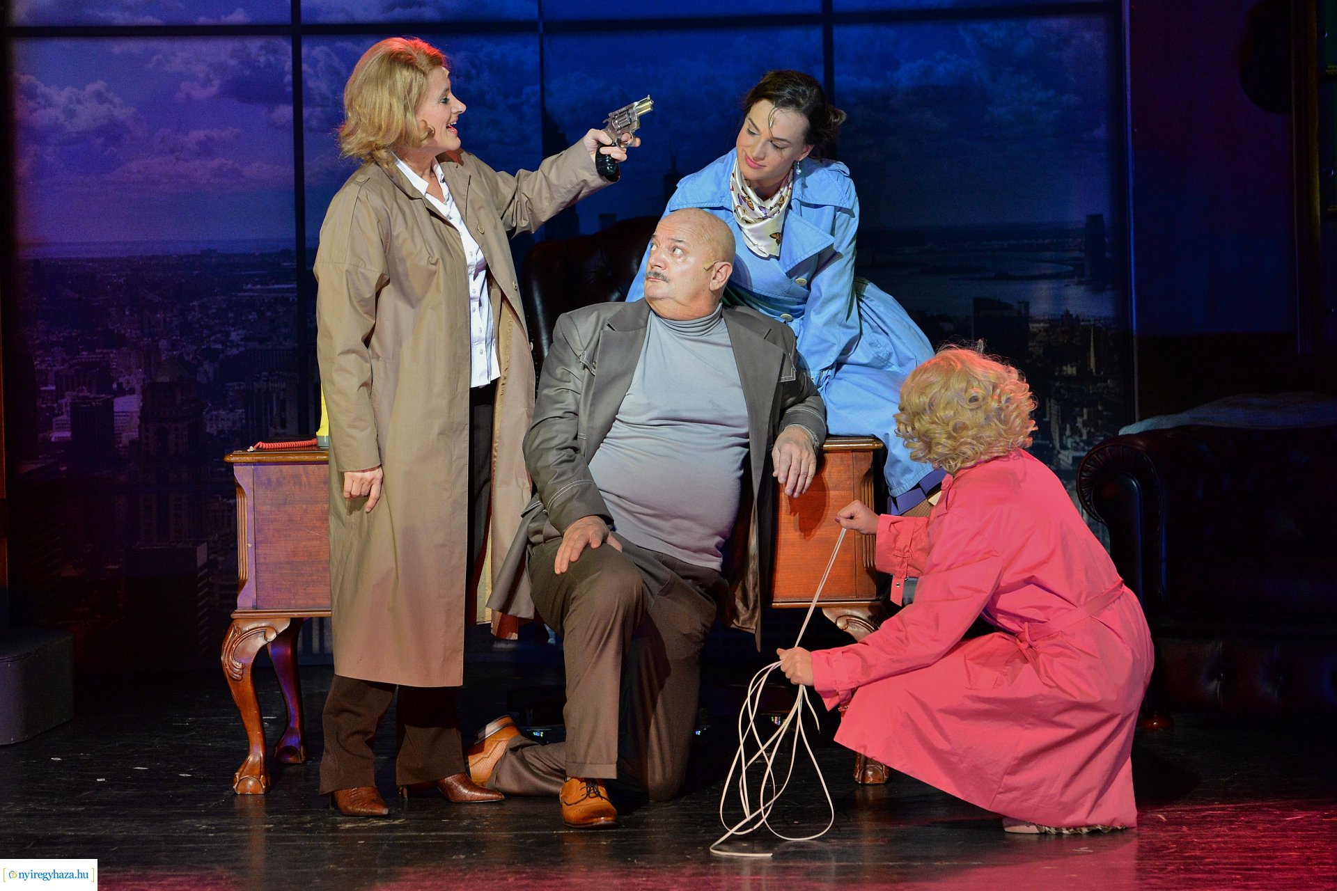 Magyarországi ősbemutató - 9-től 5-ig 