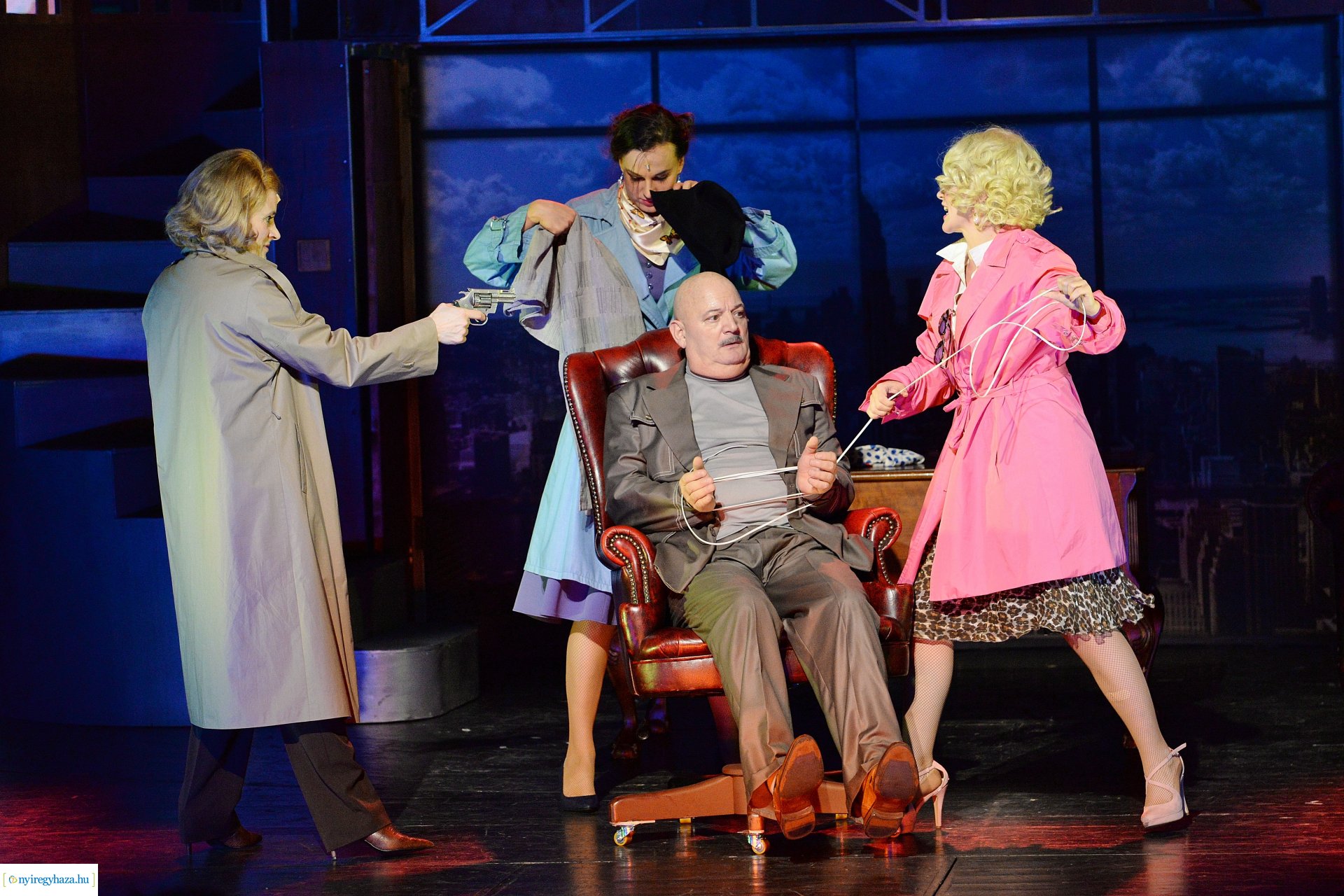 Magyarországi ősbemutató - 9-től 5-ig 