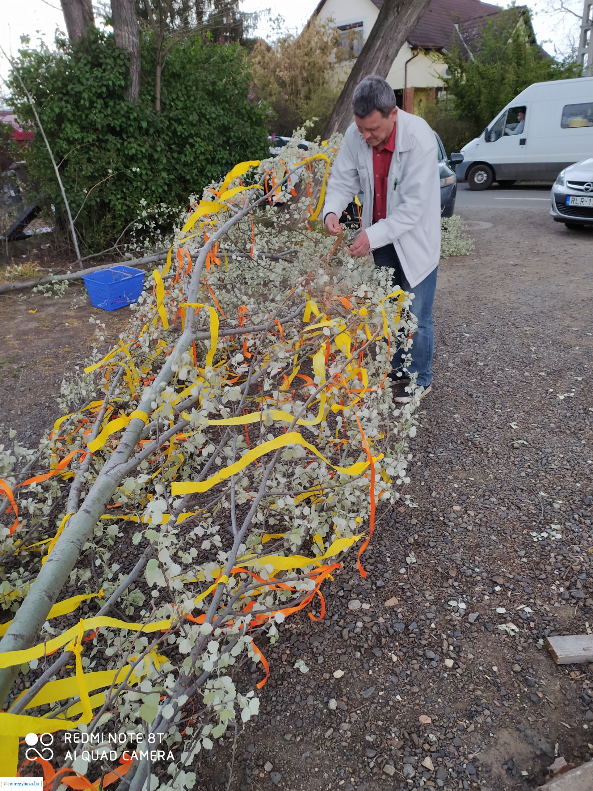 Májusfát díszített az Orosért Közéleti Egyesület