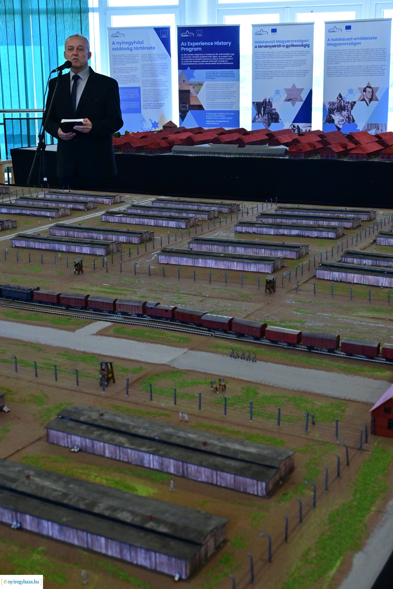 Makett kiállítás a Petőfi iskolában