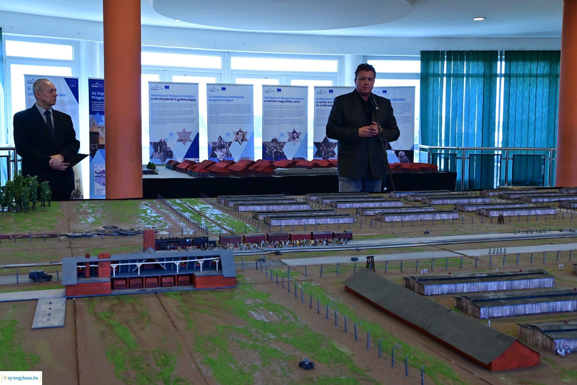 Makett kiállítás a Petőfi iskolában