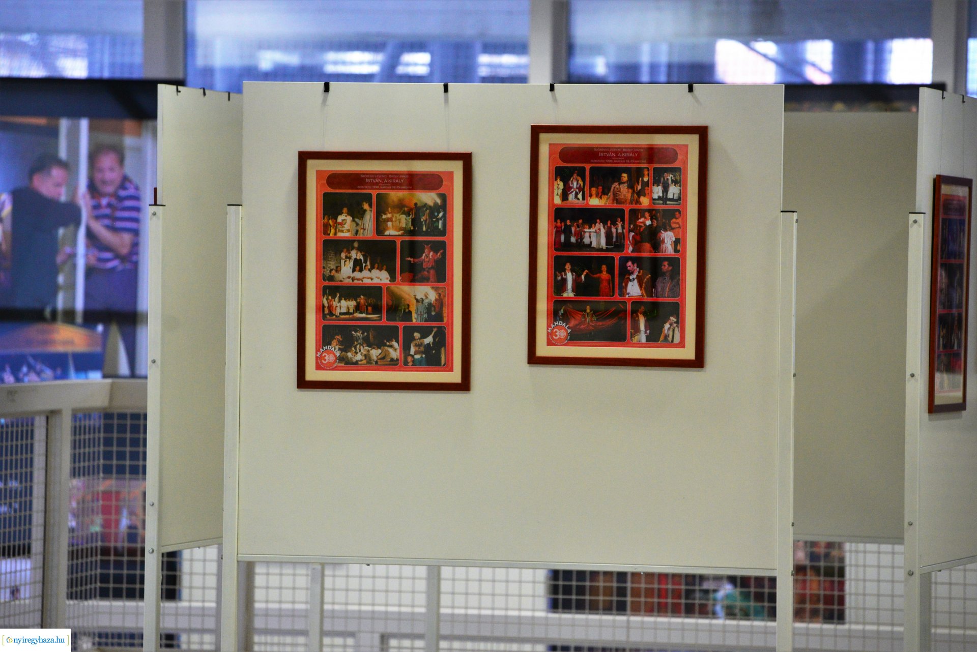 Mandala 30 - fotó és plakátkiállítás