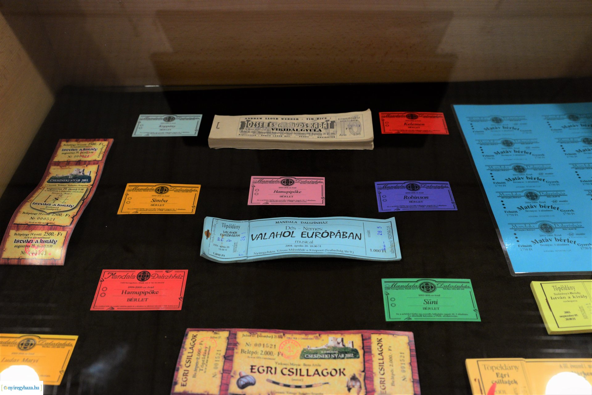 Mandala 30 - fotó és plakátkiállítás