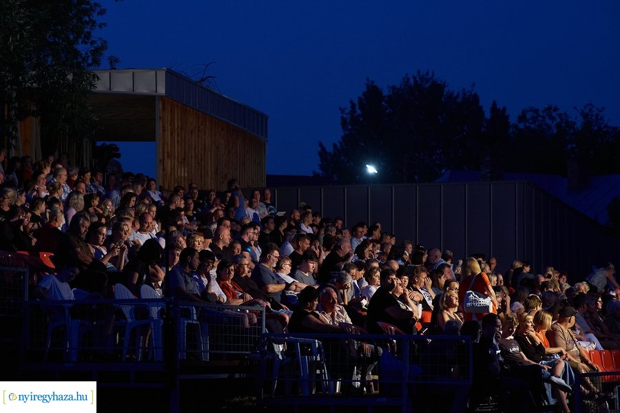 Mandala Nyár 2022 - Kalapács 60