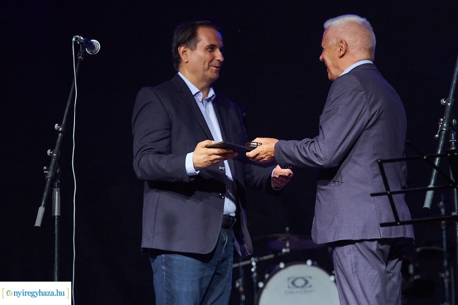 Mandala Nyár 2022 - Kalapács 60