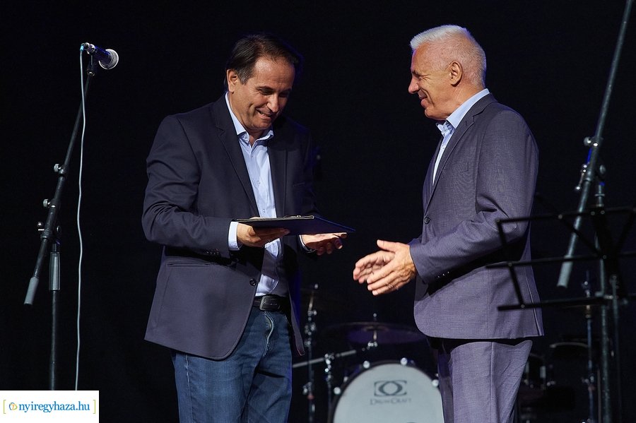 Mandala Nyár 2022 - Kalapács 60