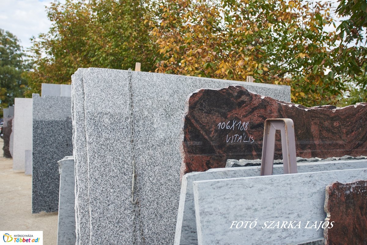 Márvány üzem átadó Nyíregyházán