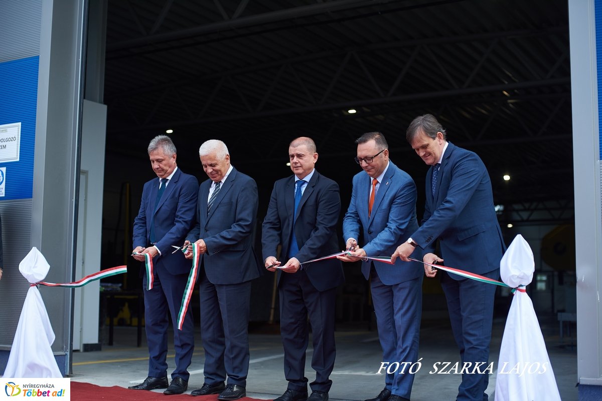 Márvány üzem átadó Nyíregyházán