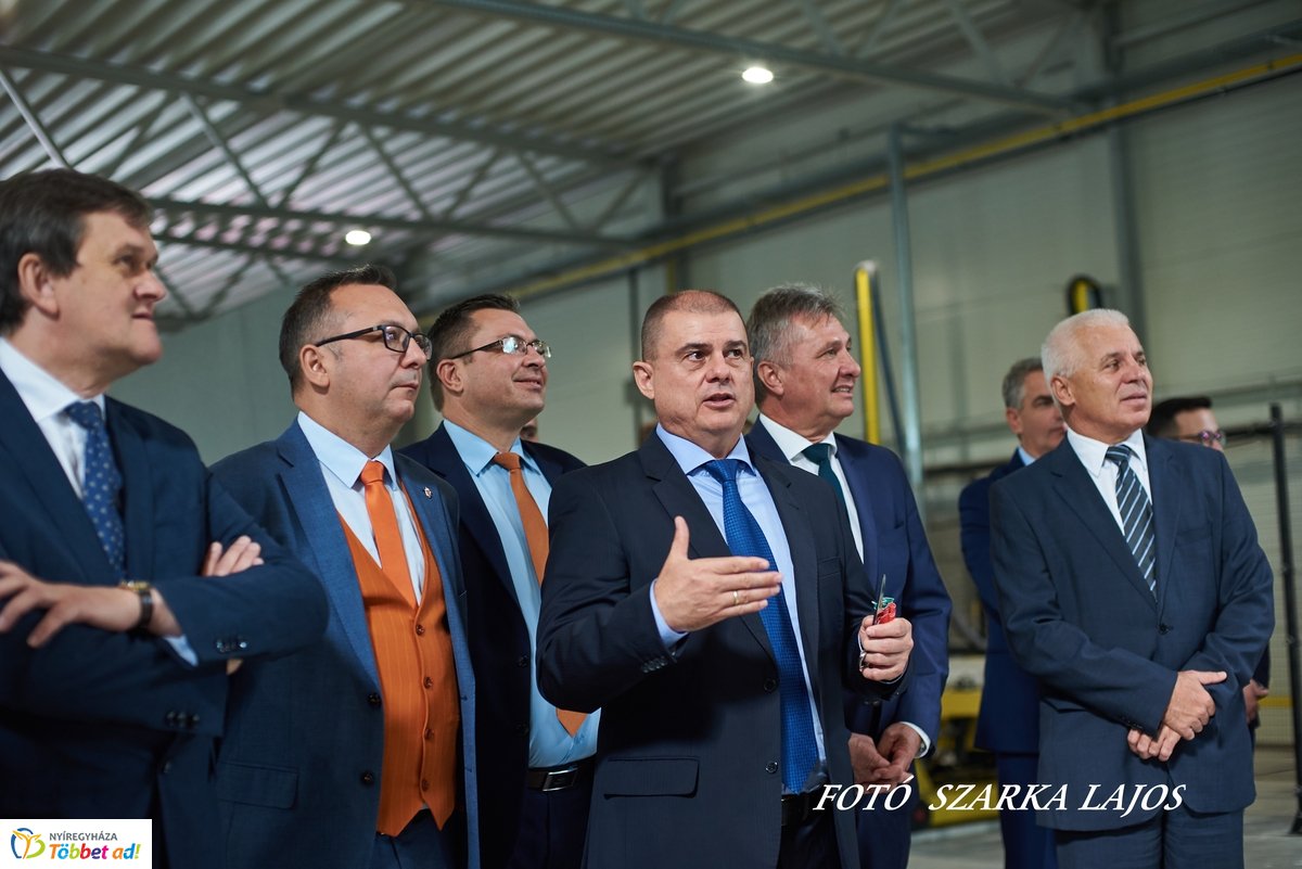 Márvány üzem átadó Nyíregyházán