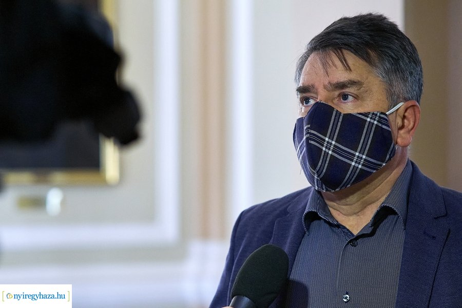 Maszk adomány a Család- és Gyermekjóléti Központnak