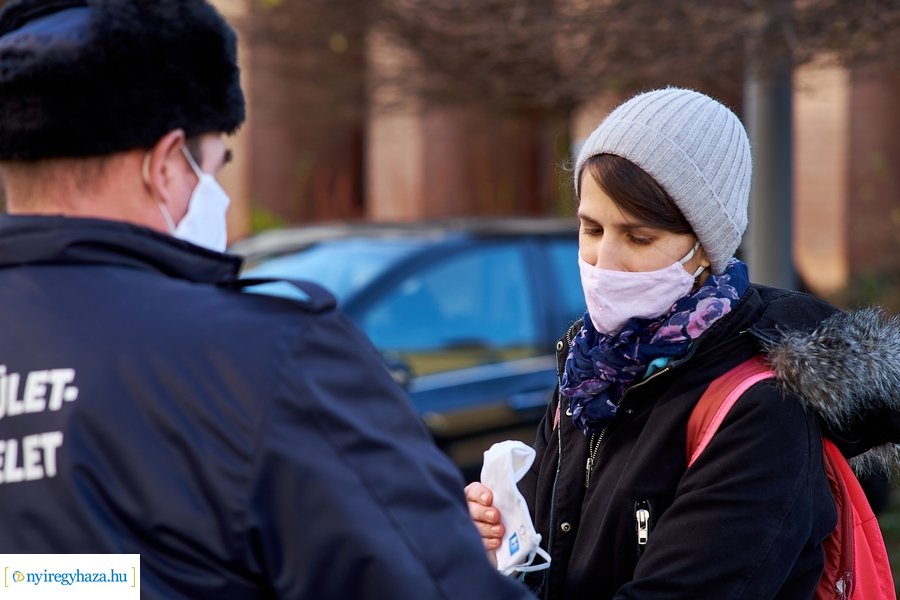 Maszk ellenőrzés és osztás