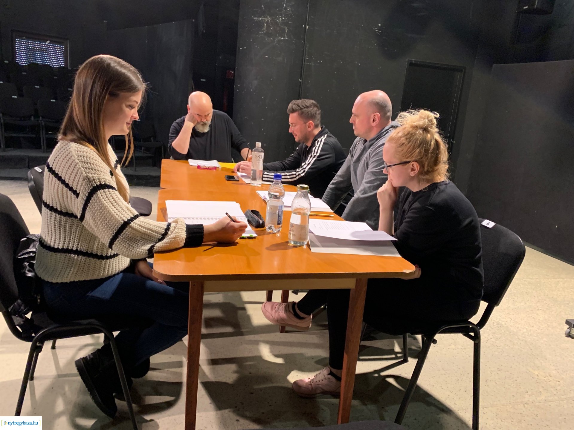 Maszmók az indiánok között: olvasópróbát tartottak a színházban