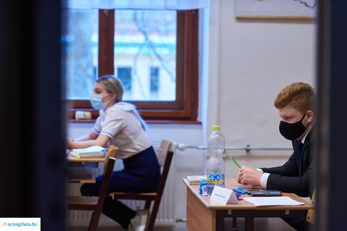 Matematika érettségi az Evangélikus Kossuth Lajos Gimnáziumban 2020