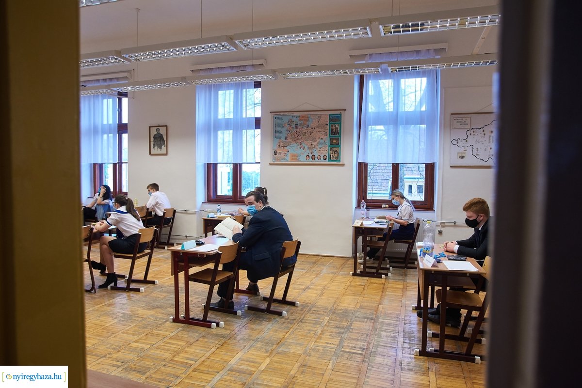 Matematika érettségi az Evangélikus Kossuth Lajos Gimnáziumban 2020