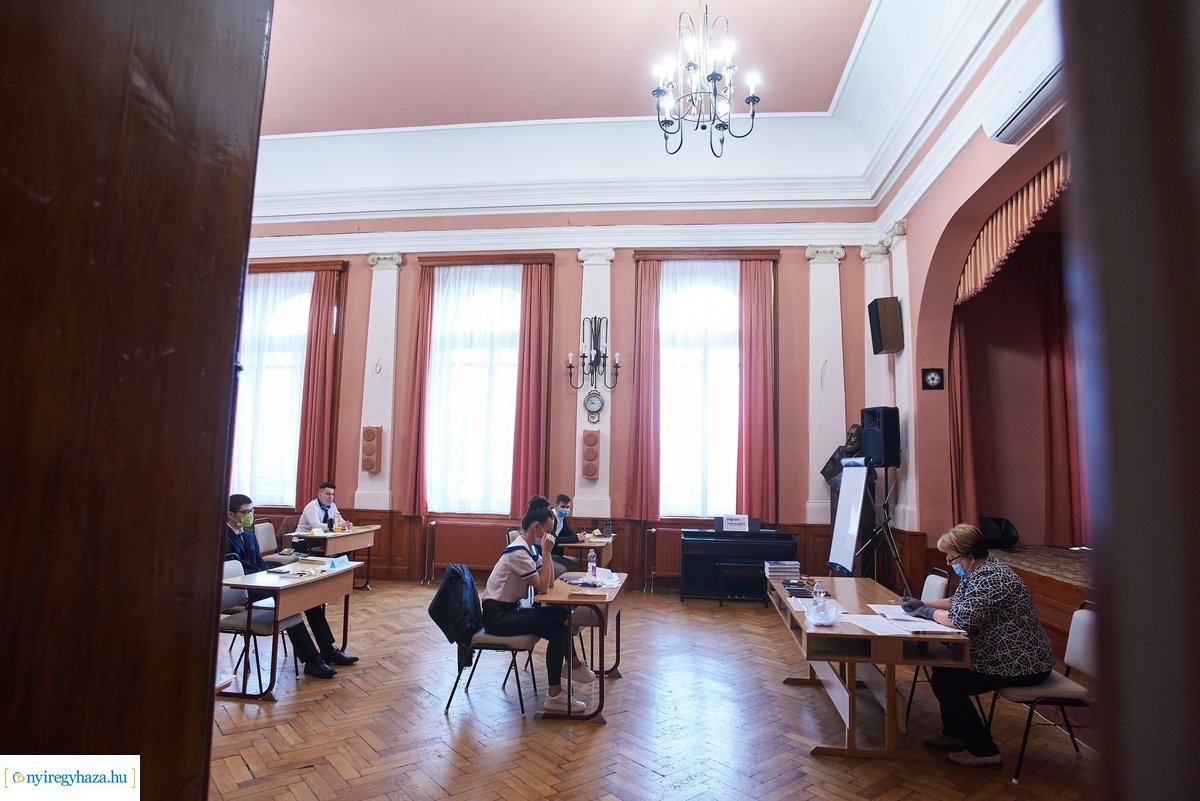 Matematika érettségi az Evangélikus Kossuth Lajos Gimnáziumban 2020