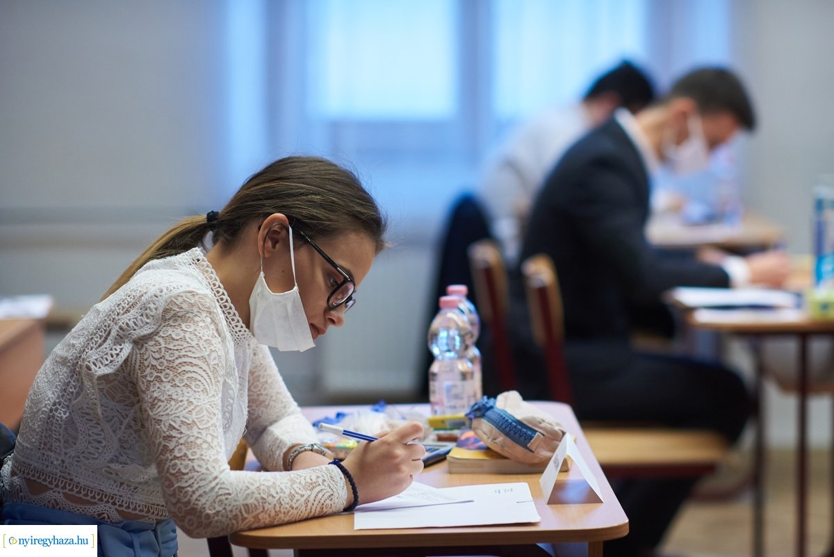 Matematika érettségi az Evangélikus Kossuth Lajos Gimnáziumban 2020