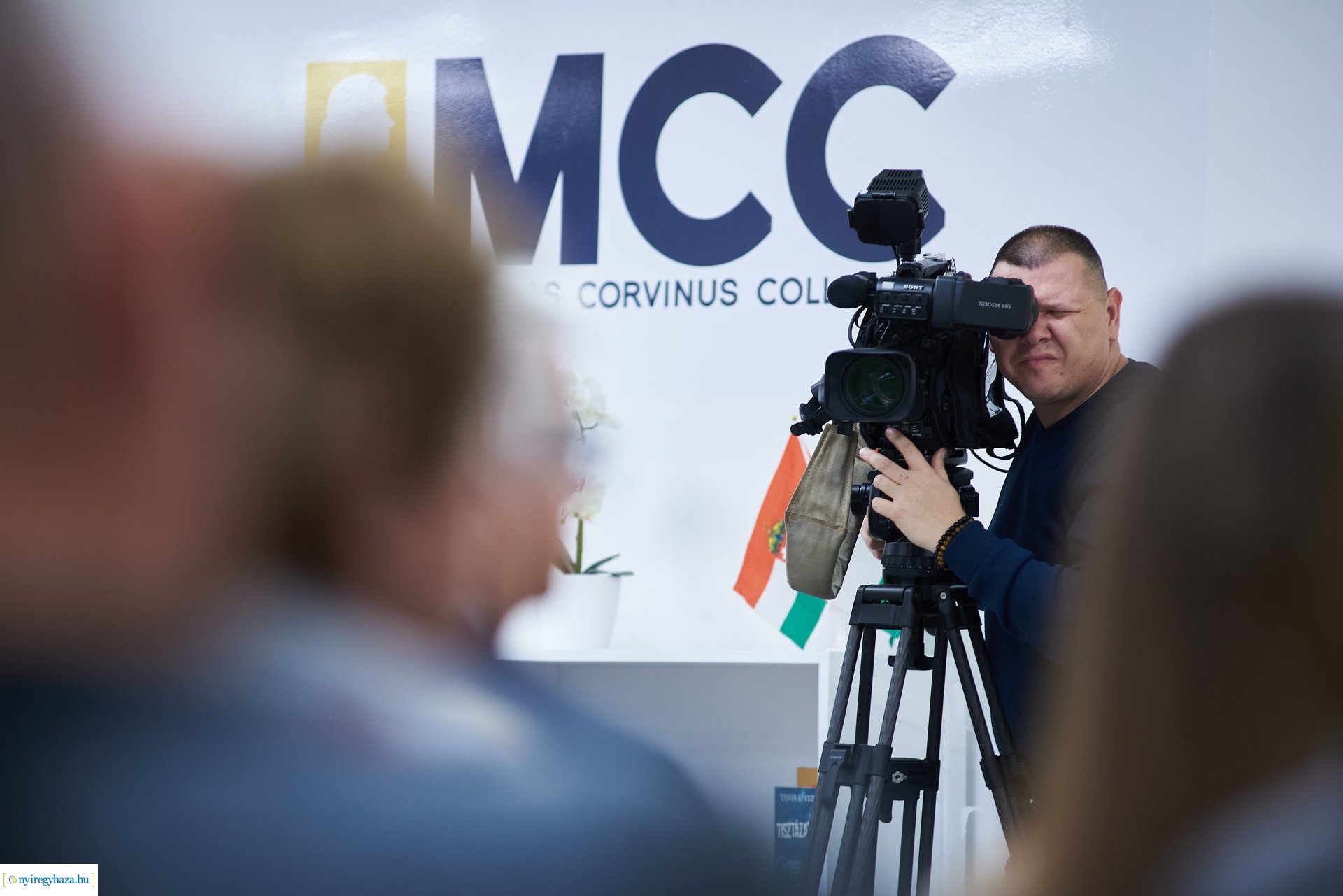 MCC - A középosztály forradalma