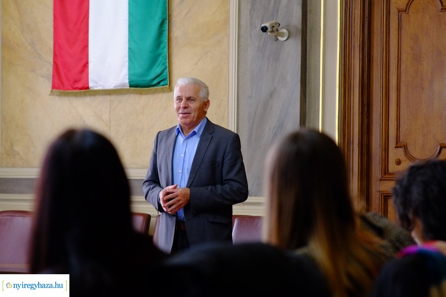 MCC hallgatók a Városházán - 230117