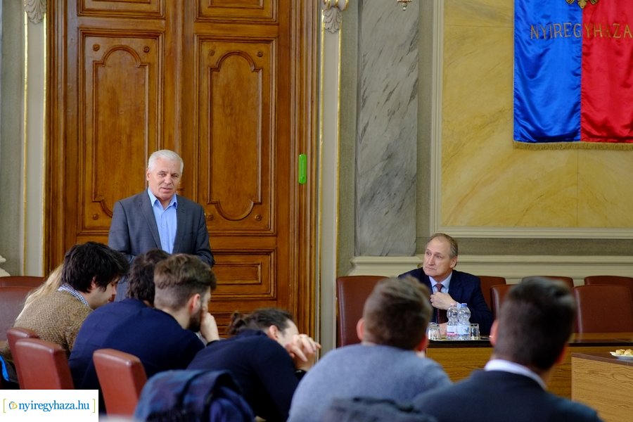 MCC hallgatók a Városházán - 230117