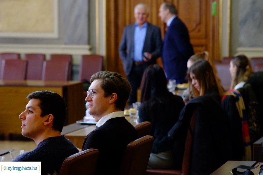 MCC hallgatók a Városházán - 230117
