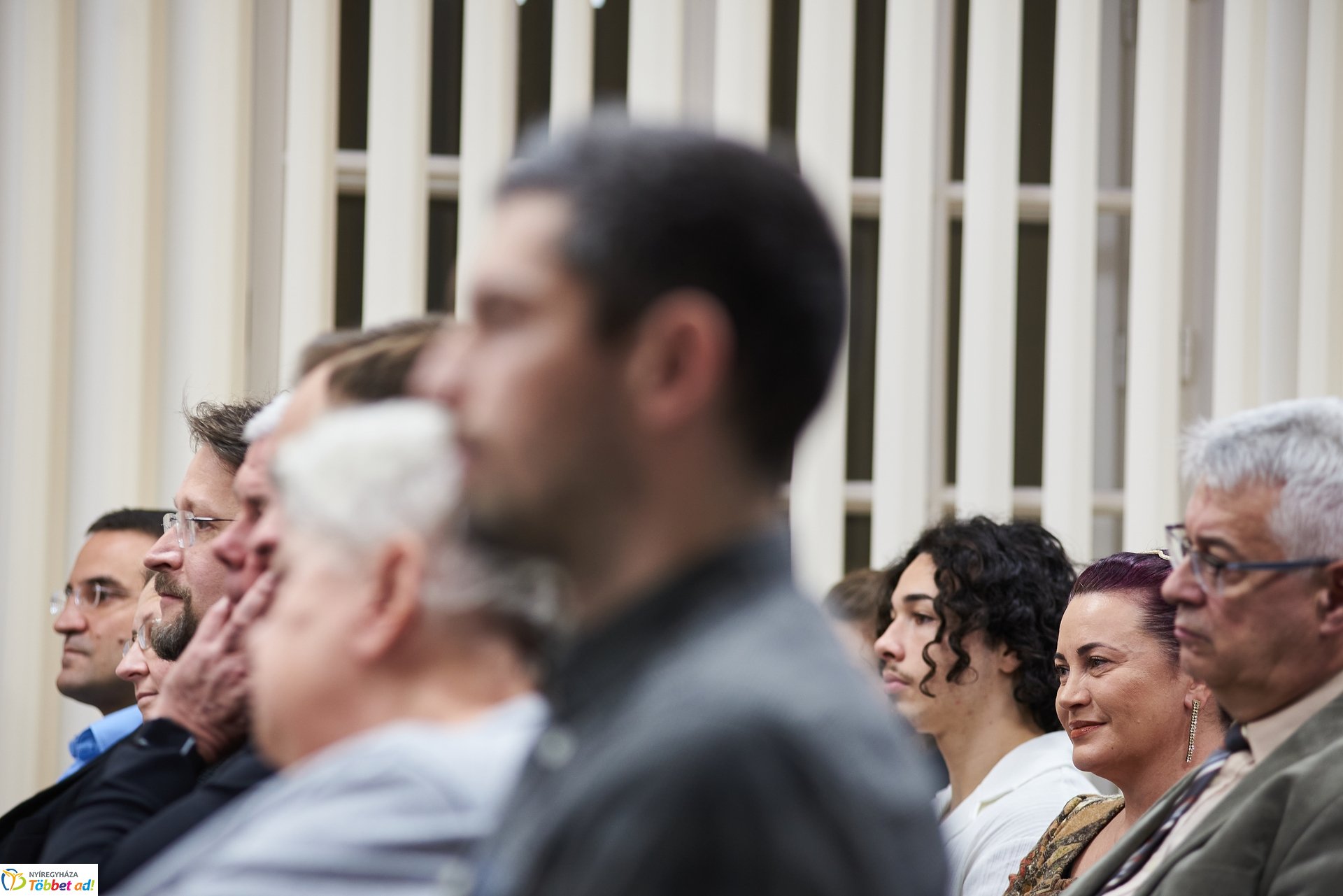 MCC - Négy év alatt a nap körül