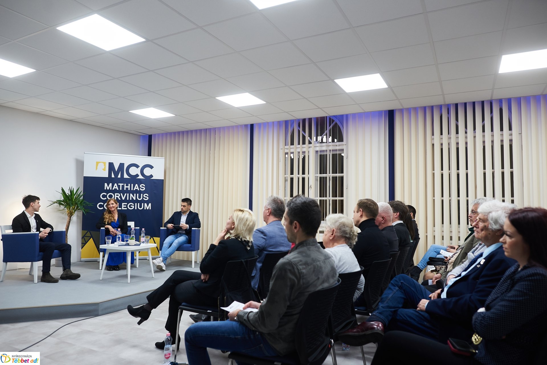 MCC - Négy év alatt a nap körül