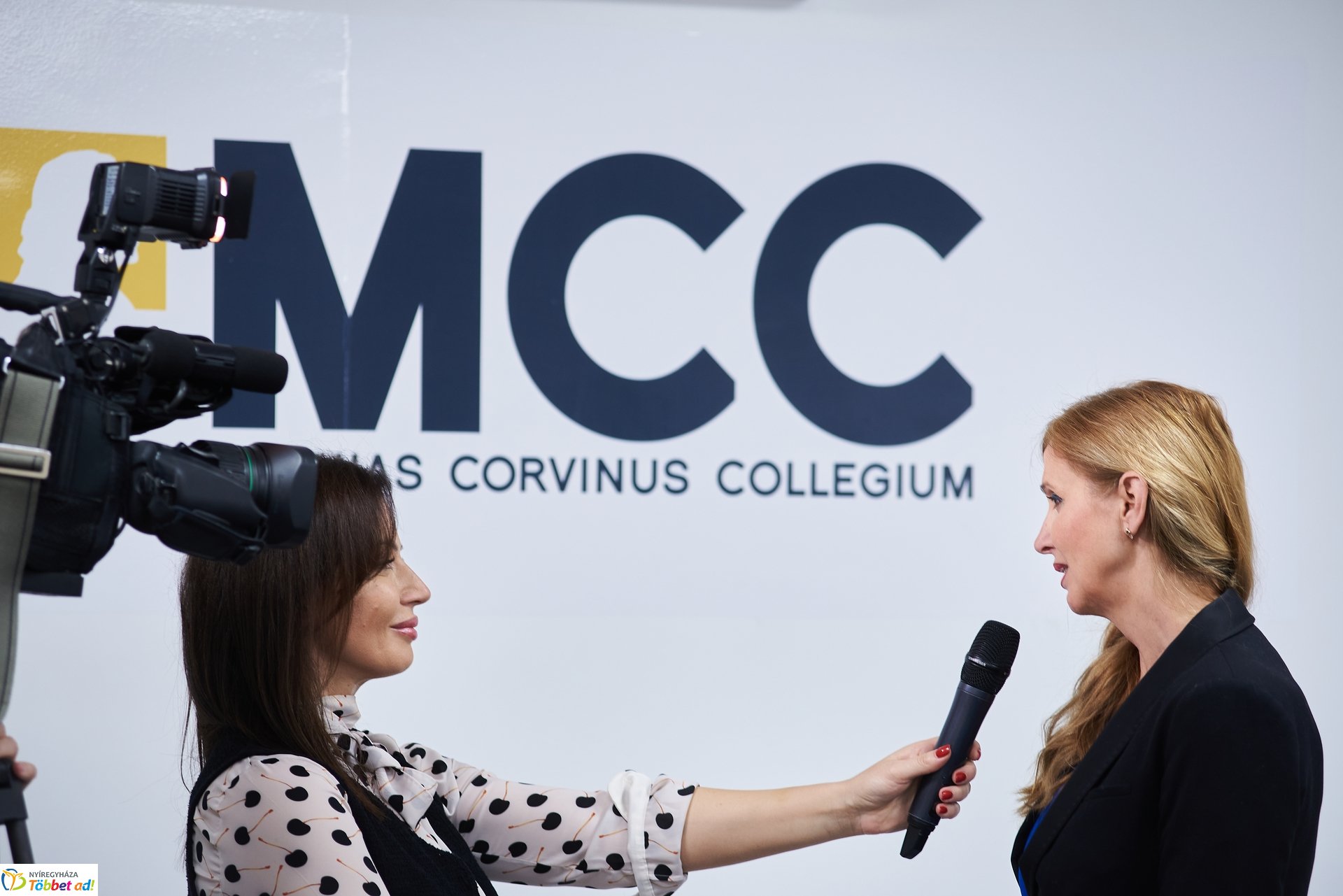 MCC - Négy év alatt a nap körül