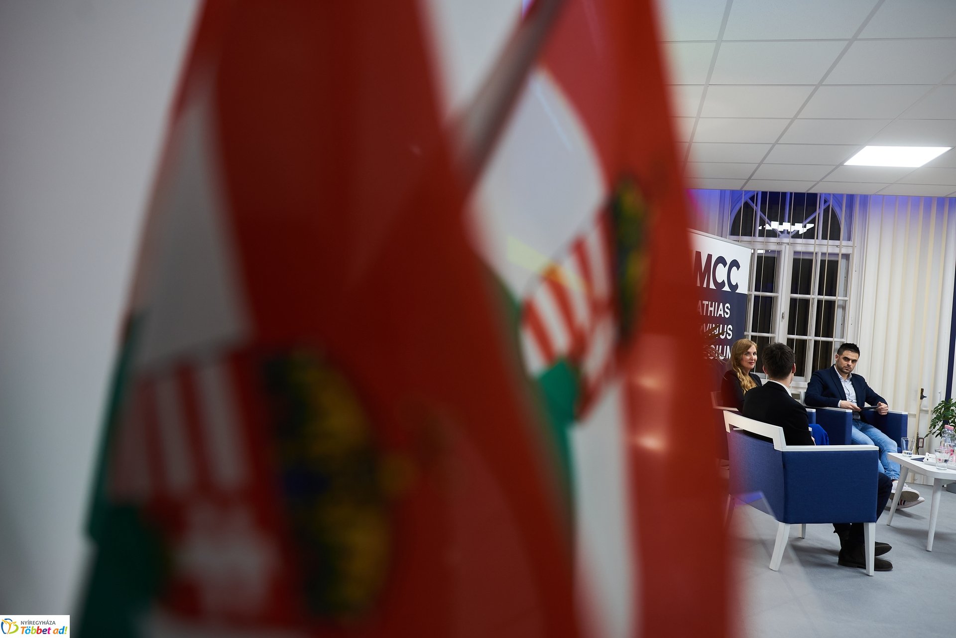 MCC - Négy év alatt a nap körül