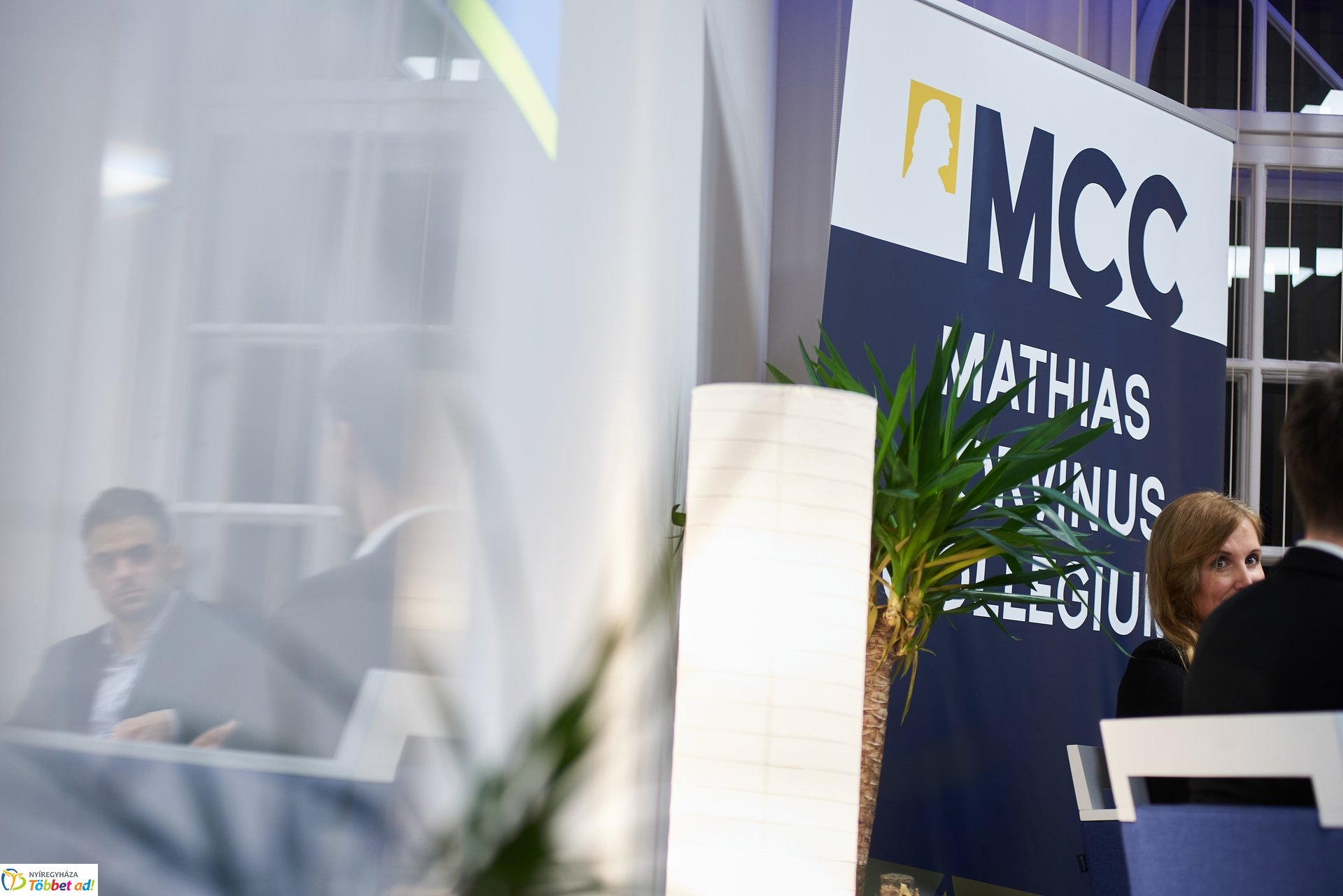 MCC - Négy év alatt a nap körül